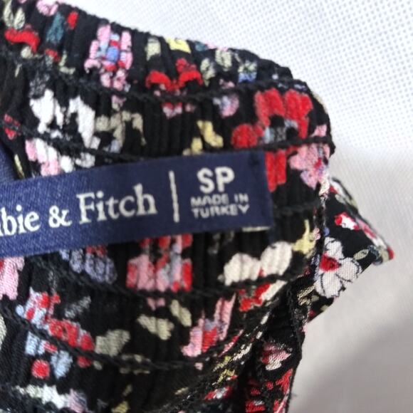 Abercrombie & Fitch Black Floral Overall Jumpsuit Petite Size SP - Picture 9 of 11